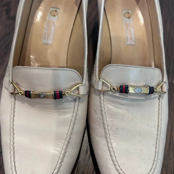 Gucci vintage Cream Loafers with iconic Detail. Made in Italy - Picture 2 of 8